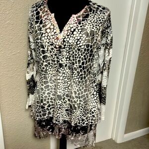 NWT women’s lacy blouse gray olive green asymmetrical contrasted hemline